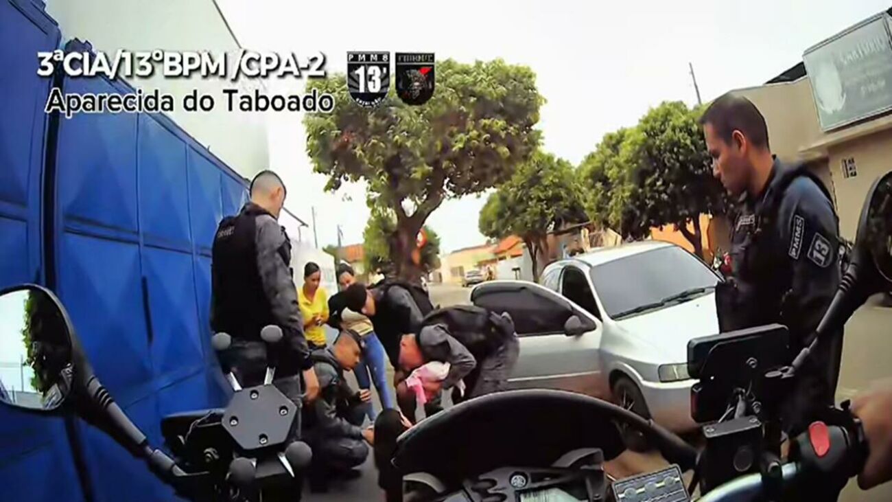 Ilustração da notícia Policiais salvam recém-nascido engasgado em Aparecida do Taboado da MS Todo dia